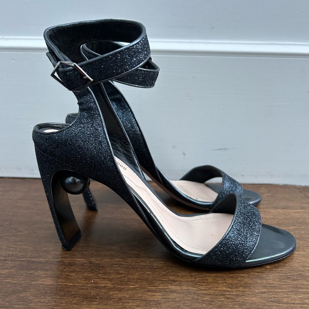 Nicholas Kirkwood sandals. Size 38,5. Navy with sparkles and pearl.